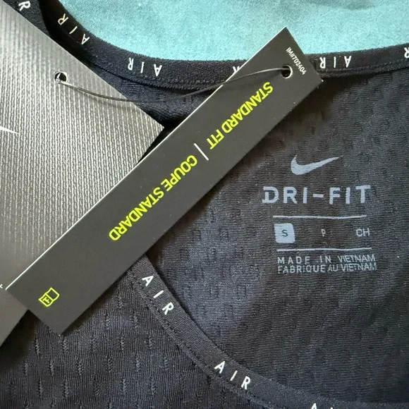 Women’s Nike dry fit tank top size small, BNWT - Picture 2 of 2
